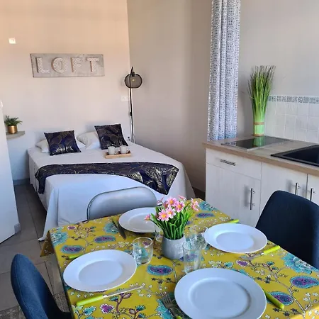 Les Glaneuses Le Centre-bourg A 3 Min Du Puy Dufou Apartament Les Épesses