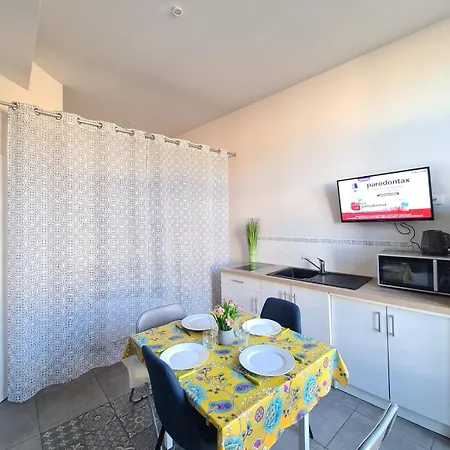 Les Glaneuses Le Centre-bourg A 3 Min Du Puy Dufou *