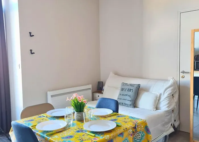 Les Glaneuses Le Centre-bourg A 3 Min Du Puy Dufou