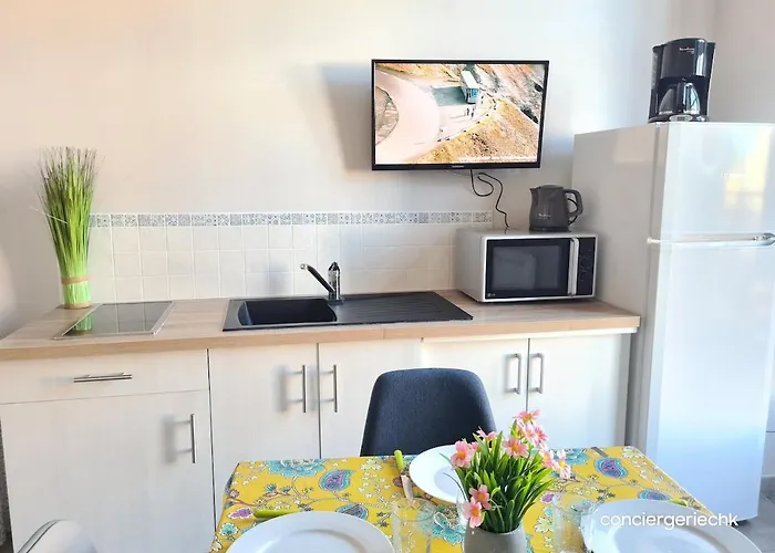 Les Glaneuses Le Centre-bourg A 3 Min Du Puy Dufou