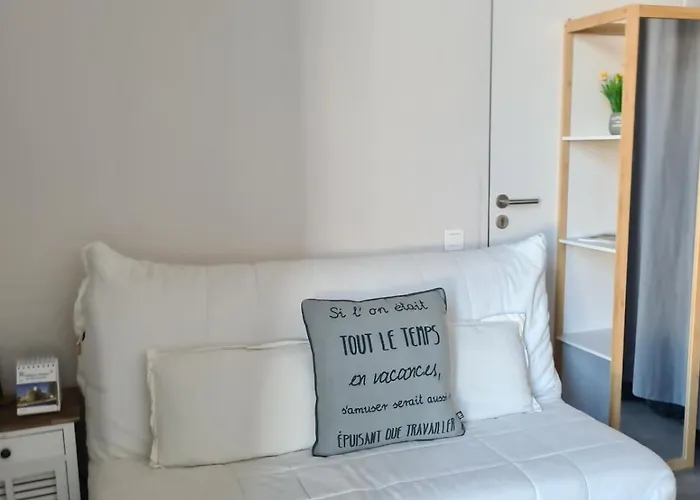 Les Glaneuses Le Centre-bourg A 3 Min Du Puy Dufou Apartman Les Épesses