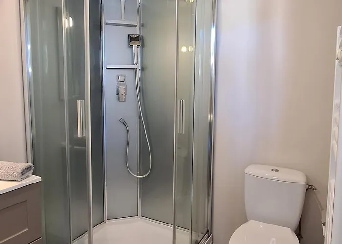 Les Glaneuses Le Centre-bourg A 3 Min Du Puy Dufou